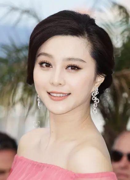 明星网红英语怎么写好看,Captivating Celebrity and Influencer English: Crafting Engaging Titles
