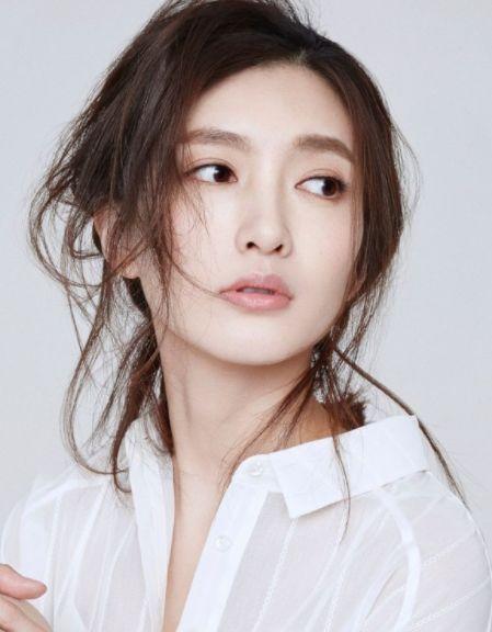 明星网红英语怎么写好看,Captivating Celebrity and Influencer English: Crafting Engaging Titles
