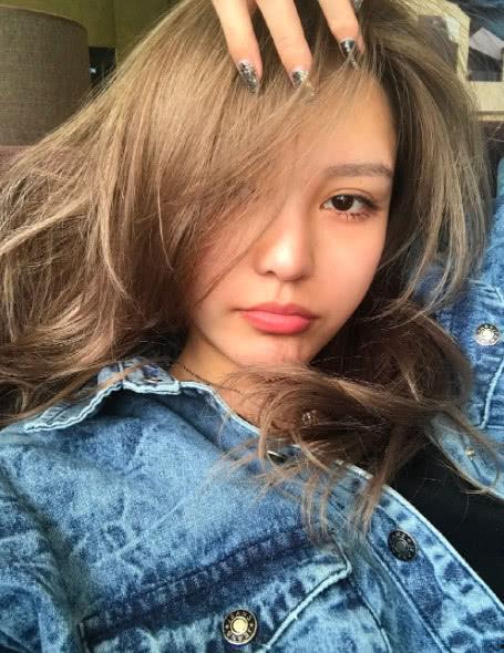 明星网红真那么美吗,美得离谱还是滤镜下的幻影？