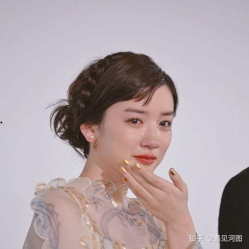头像女明星网红用的,时尚潮流的引领者”