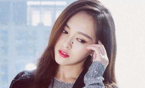 明星网红挂画是谁的,背后的艺术大师是谁？