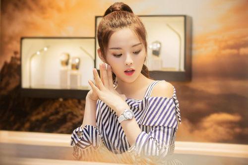 明星网红戴吸钱星,揭秘明星网红戴吸钱星的神秘魅力