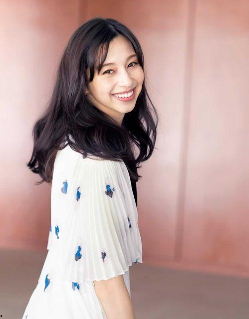 明星网红烫发图片大全,明星网红烫发图片大全解析