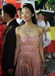 明星网红长裙照片图片女,明星网红长裙造型，演绎优雅魅力