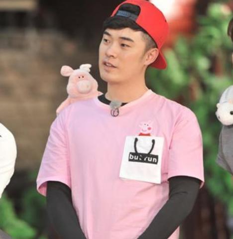 混得最好的男明星网红,他成为最炙手可热的男明星网红